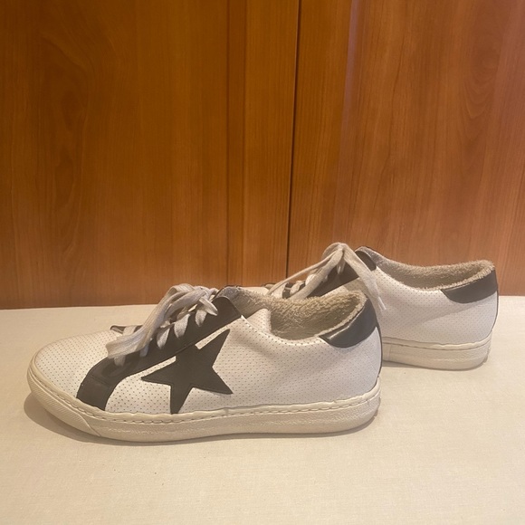 The Shoe Box Leather Star Sneaker - Picture 2 of 11